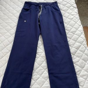 Navy figs scrub bottom